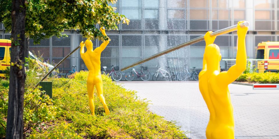 Klinikum Brandenburg an der Havel - Hochspringer Figur
